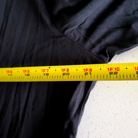 NWT long sleeved black v neck shirt - Picture 6 of 7